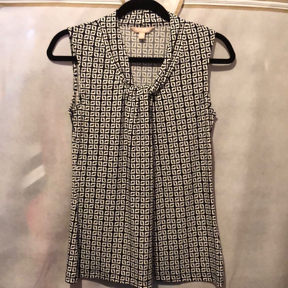 💞Banana Republic Sleeveless Patterned Blouse 💞